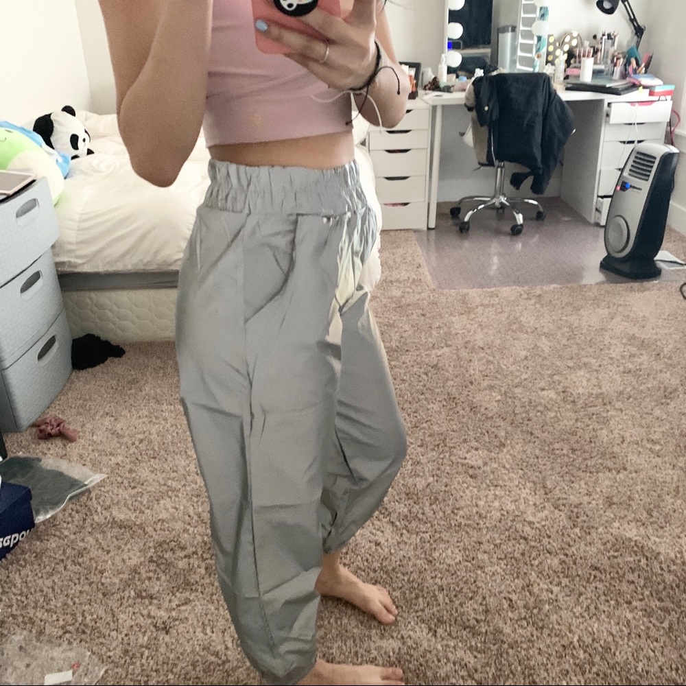 π¦π¦π¦ Reflective Jogger Pants - Picture 2 of 8